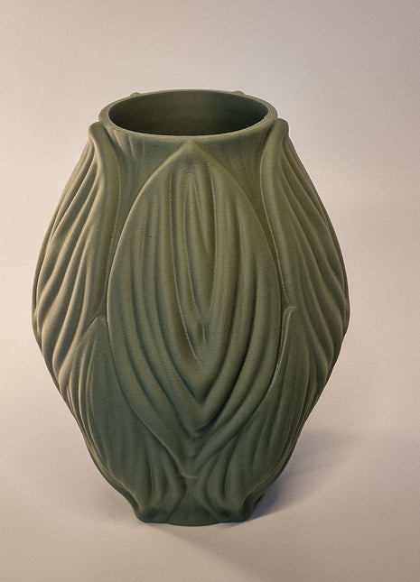 Nature’s Elegance Vaas